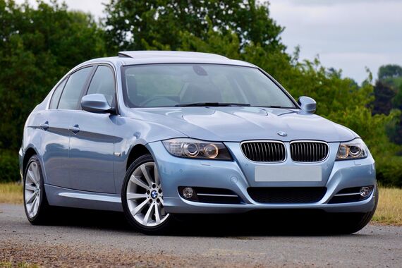 bmw-2460764_1280